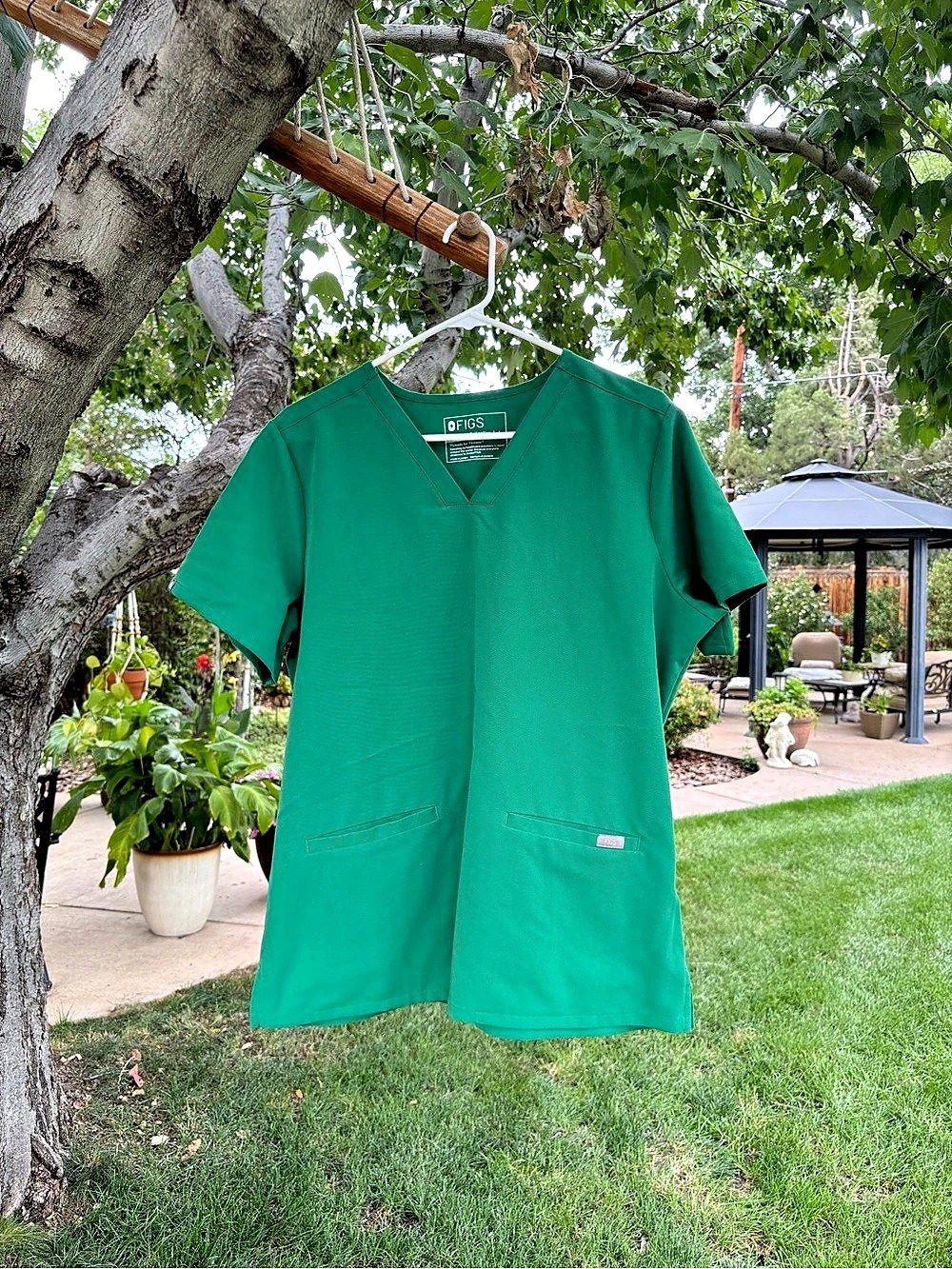 FIGS Casma Three-Pocket Scrub Top